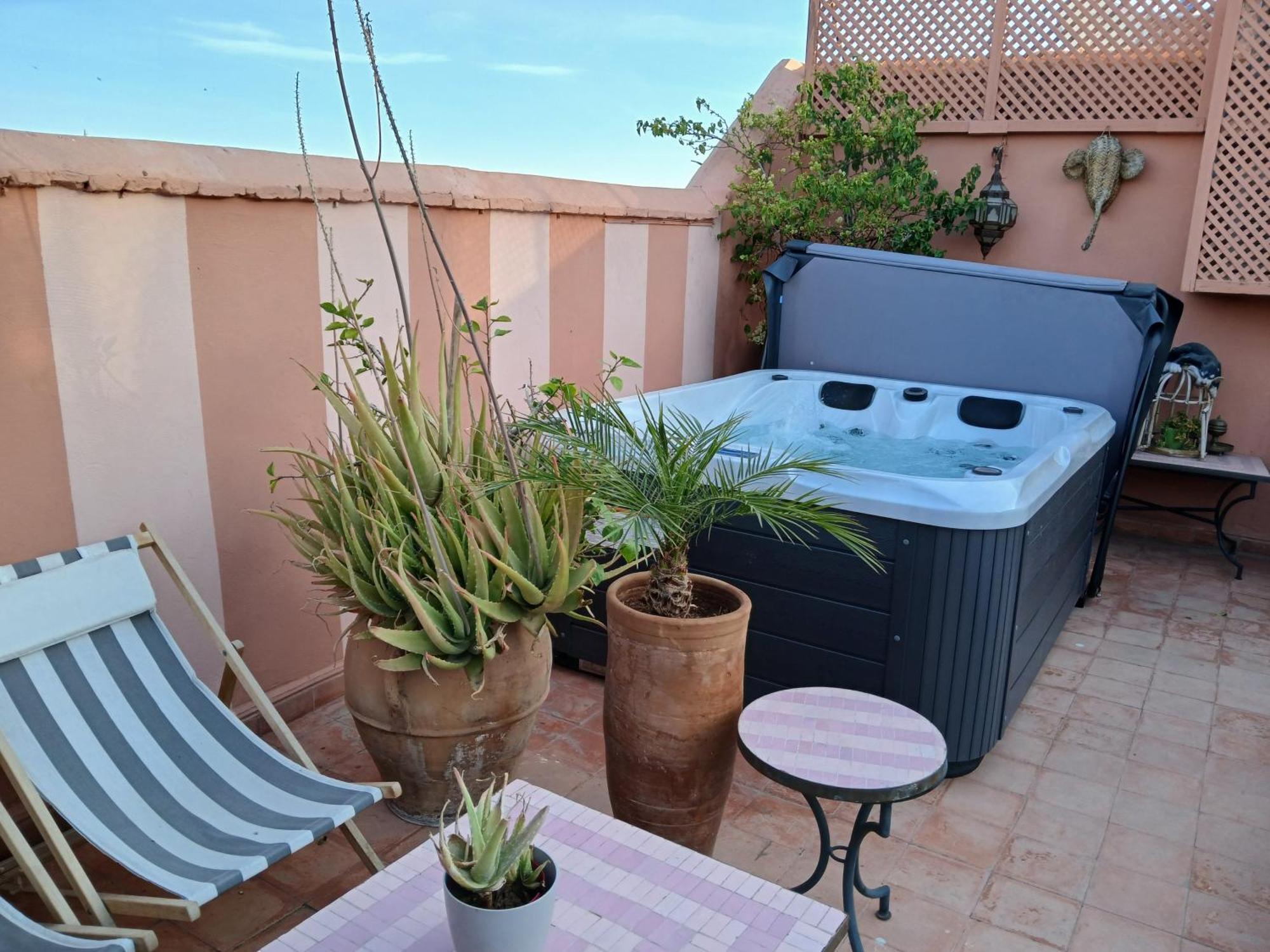 Riad Lauriers Blancs Marrakesh Bagian luar foto